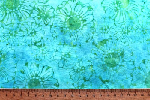 Batik Blüten türkis grün Patchworkstoff